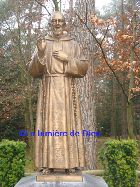 Banneux : allée saint Gabriel