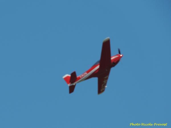 Premier meeting de l'année 2014 pour la passionnée d'aviation, Nicole Prévost, celui de Tilchâtel...