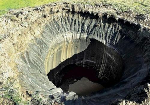 LES TROUS GEANTS DE SIBERIE