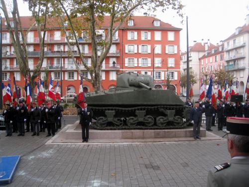 * Commémoration à Strasbourg avec dépôt de gerbes devant le char Zimmer et la plaque du Père Houchet