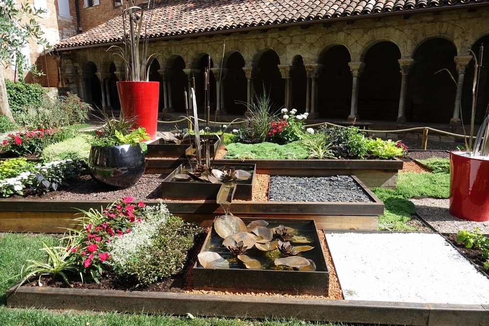 Le cloître Saint-Salvi à Albi...