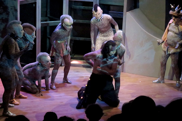 "Fais le tour...", une adaptation géniale de Peer Gynt  par la Compagnie de Gens, a enchanté l'été Châtillonnais 2018...