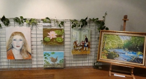 L'exposition des peintres de l'atelier peinture à l'huile de Sainte Colombe sur Seine...