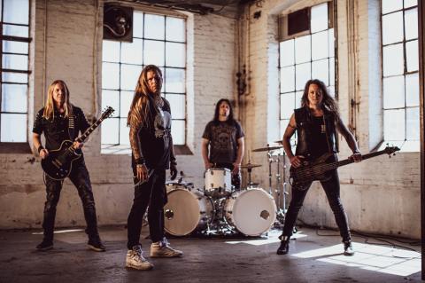 GINEVRA - Les détails du premier album We Belong To The Stars ; "Unbreakable" Clip