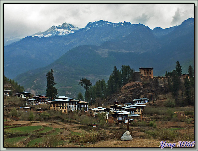 Blog de images-du-pays-des-ours : Images du Pays des Ours (et d'ailleurs ...), Ultime visite: le Drukgyel (Drukoyel) Dzong et le village de Tsento - Vallée de Paro - Bhoutan