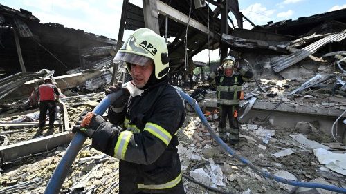 Le Pape dénonce les attaques barbares en Ukraine