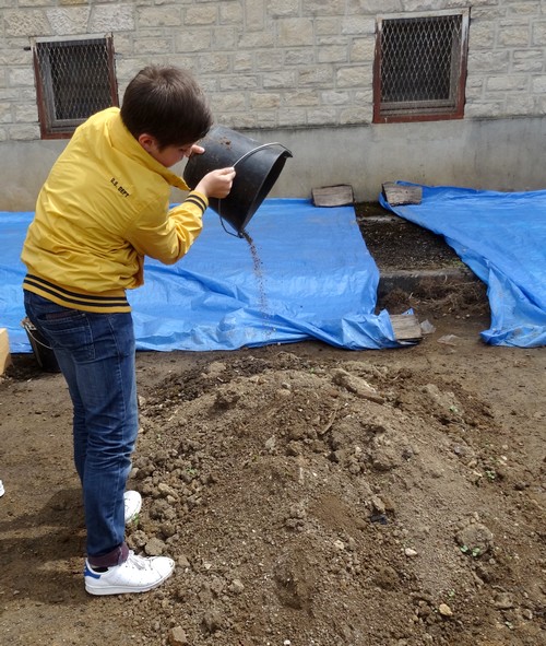 Les élèves du Collège Fontaine des Ducs s'initient à l'archéologie !