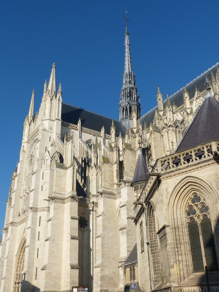 Pointée vers le ciel