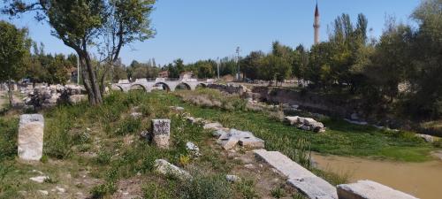 La route entre UŞAK et KUTHAYA