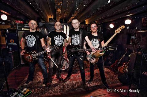 DIRTY DOGZ - "New Bitch"