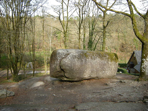 Roche_tremblante_Huelgoat_2.JPG