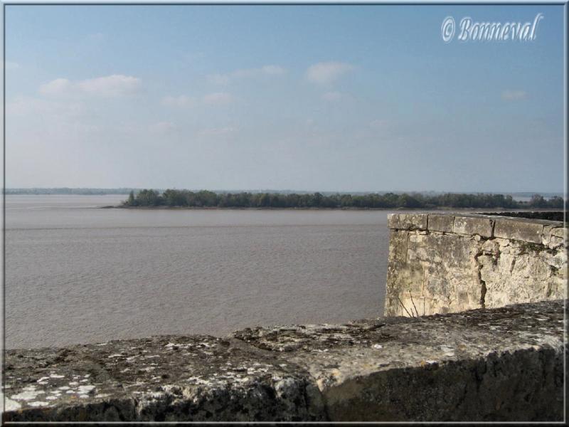 Citadelle de Blaye Gironde l'estuaire et une île