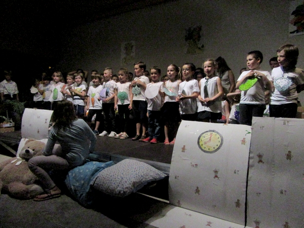 L'école Saint-Bernard a présenté son spectacle musical "J'aime pas les p'tits pois"...