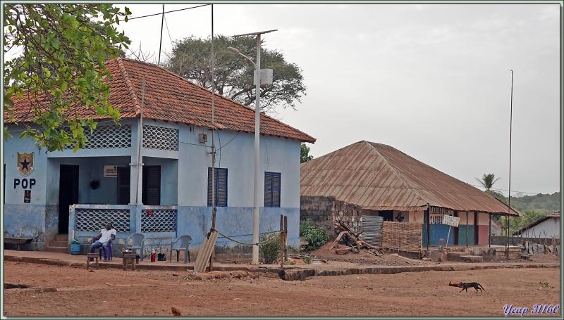 Errance dans les rues surchauffées de Bolama - Ile de Bolama - Bijagos - Guinée Bissau