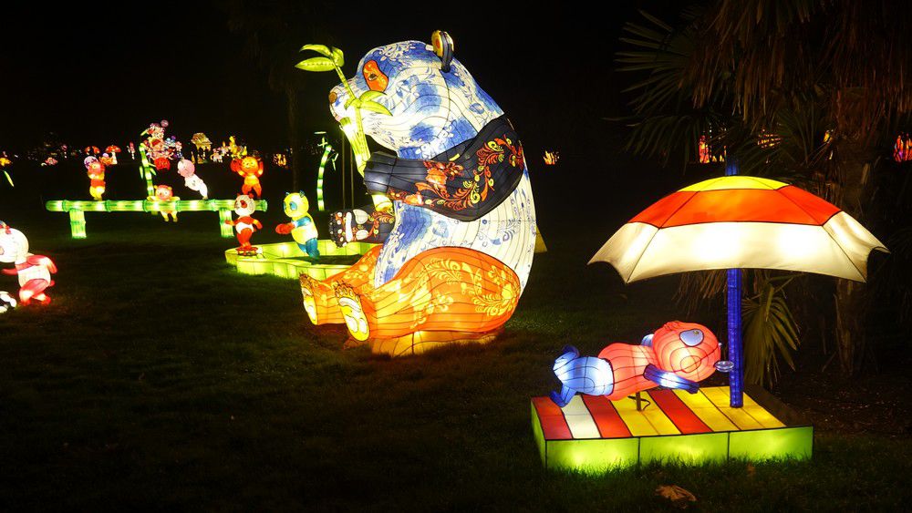 Les lumières légendaires à Bordeaux - les pandas de dessins animés...