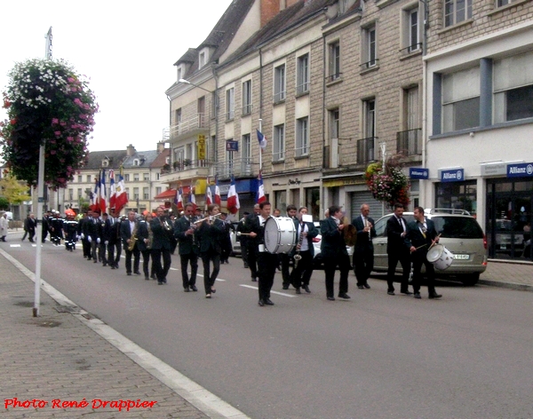 La cérémonie du souvenir de la Libération de Châtillon sur Seine, vue par René Drappier...