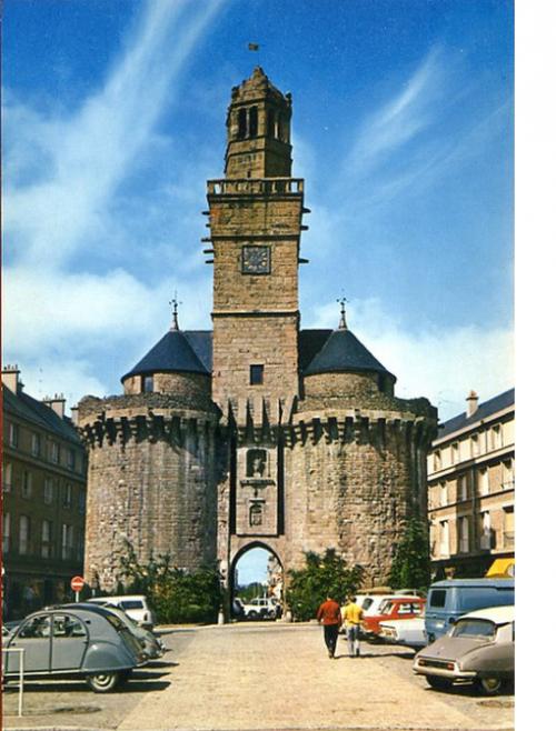 LES REMPARTS DE VIRE (Calvados)