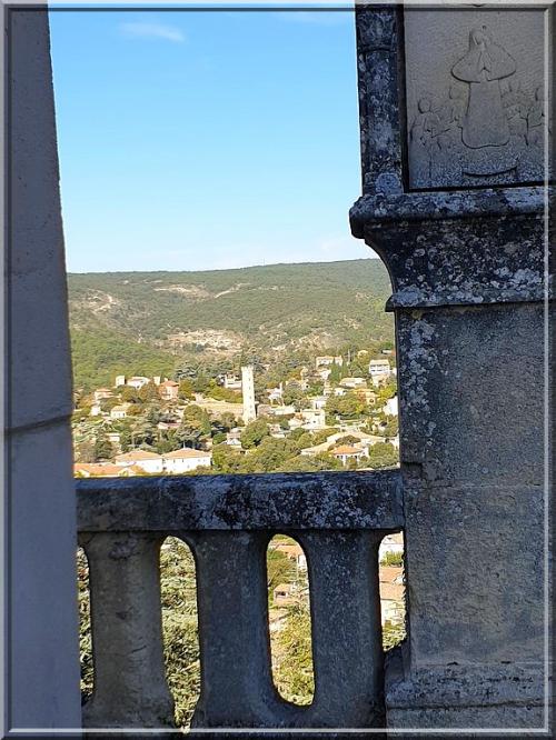 1012 -  Forcalquier dans les Alpes de Haute-Provence (04)