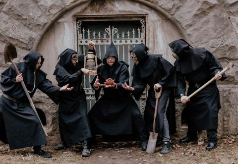 THE LURKING CORPSES - Les détails du nouvel album Lurking After Midnight ; Lyric Video "Murder Sweet Murder"