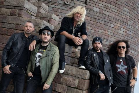 CORELEONI - "Let Life Begin Tonight" Clip