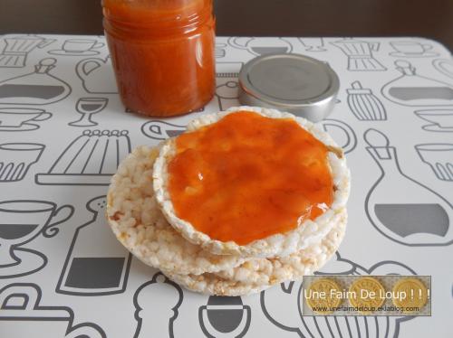 Confiture abricot à la vanille et amandes effilées
