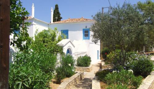 De SPETSAÏ à ERMIONI