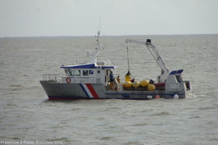 Retrait des bouées de balisage 