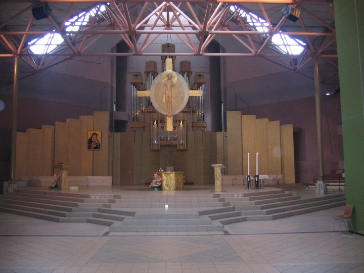 Lourdes : L'église Sainte Bernadette