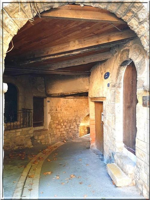 1017 - Ampus dans le Var (83) 
