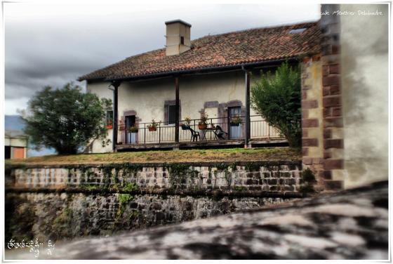 Saint-Jean-Pied-de-Port (en virage HDR)