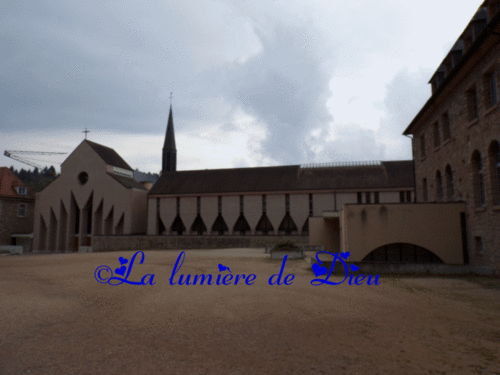 Saint Léger Vauban, abbaye Sainte Marie de la pierre qui vire