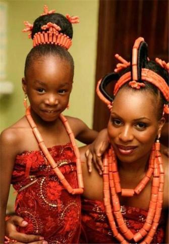 Résultat de recherche d'images pour "bijoux perles afrique enfant"