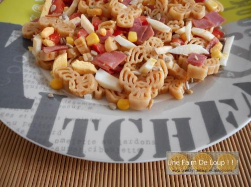 Salade œuf tomate bacon aux pâtes complètes