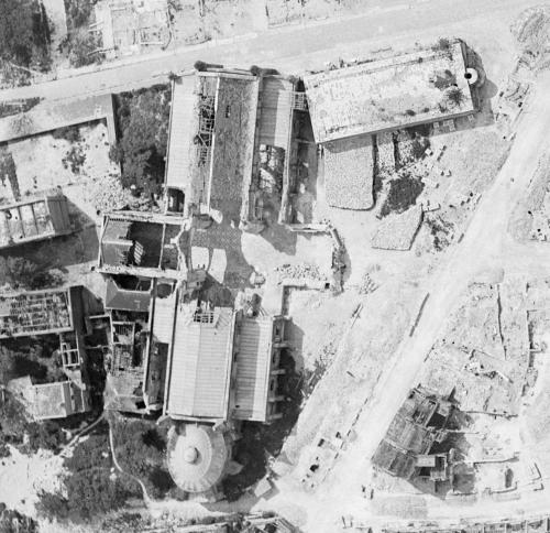 Calais - Centre-ville en 1946, Notre-Dame de Calais (remonterletemps.ign.fr)