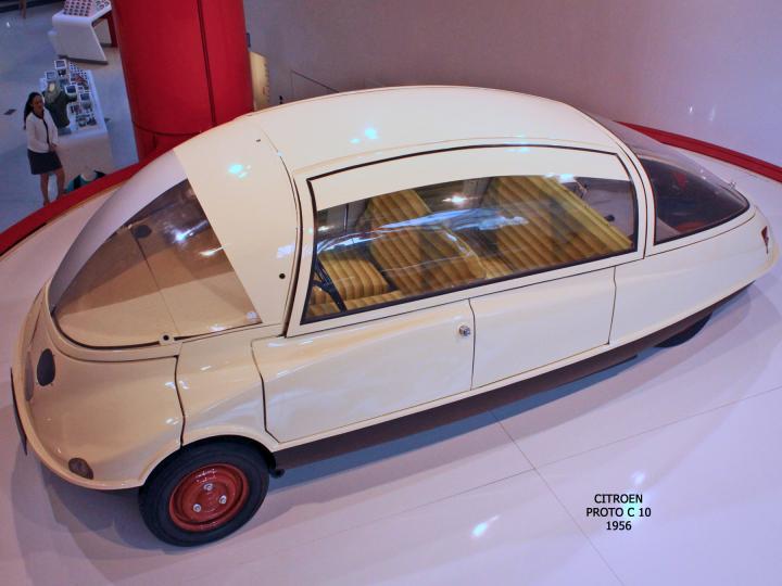 DRÔLES DE 2 CV : LA SUITE