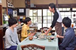 De nouvelles images pour le film Hana wa saku ka