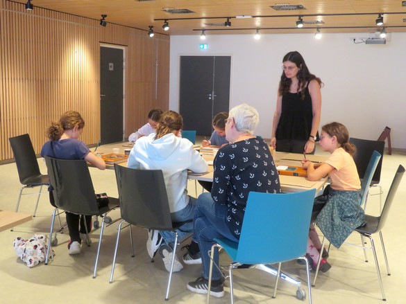 Un atelier "grimoires et potions " a ravi beaucoup de futurs jeunes "sorciers" à la médiathèque Victorine de Chastenay