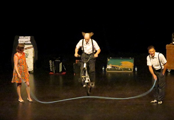 Les frères Panini, un désopilant spectacle offert au public lors du lancement de la Saison Théâtrale....