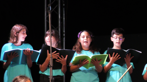 Le balcon posé sur la mer (43-1) à Λέσβος. Le balcon de la fête populaire