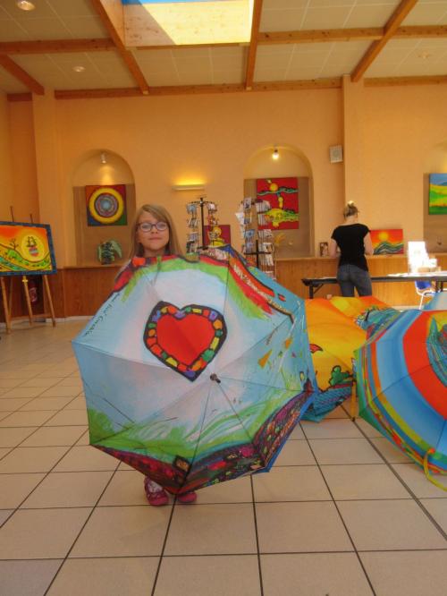Coloriage aux Arcades et parapluies