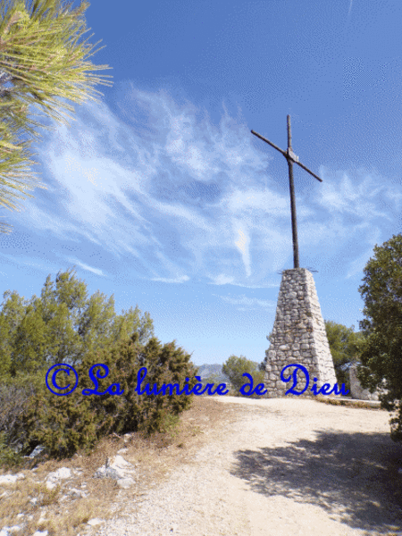 Carnoux en Provence, le sentier de la croix