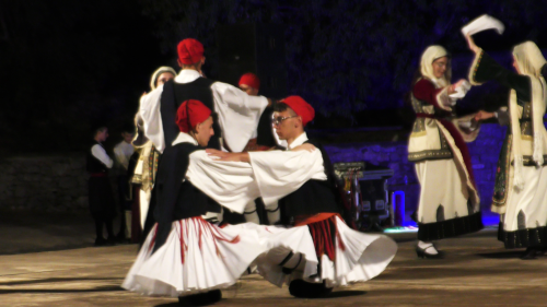 Le balcon posé sur la mer (41-2) à Χίος. Le balcon dansant 7. Θράκη, Μακεδονία, Eύβοια