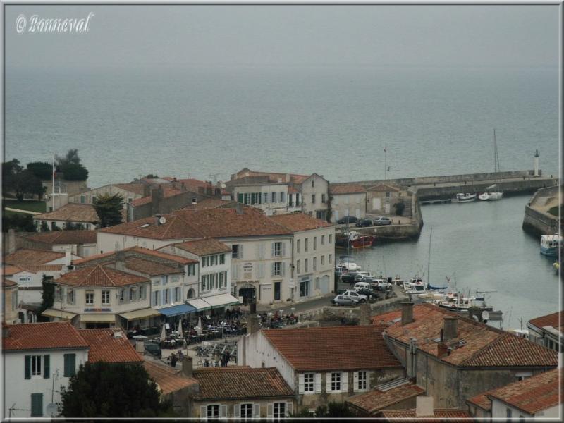 Saint-Martin-de-Ré Charente-Maritime le port et l'Ilot