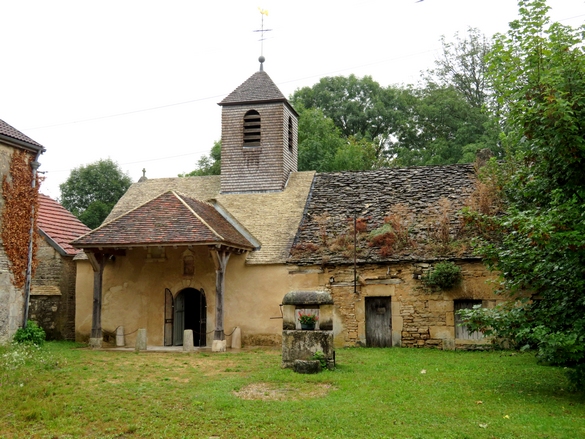 La chapelle d’Esmorots, hameau de Fontaine en Duesmois, enfin restaurée, a été ouverte aux visiteurs avec "Un jour, une église"…
