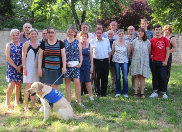 Le Lions, toujours généreux, a remis des chèques aux associations de la ville de Châtillon sur Seine...