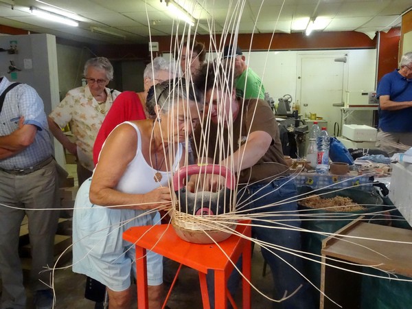 Nathalie Chapuis tourneuse sur bois...mais aussi vannière à Veuxhaulles sur Aube...
