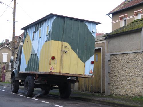 Un curieux camion
