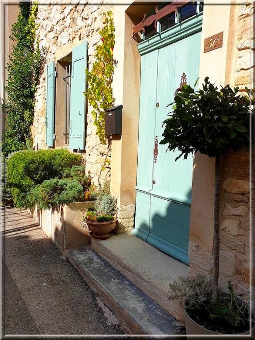 1011 - Le Barroux dans le Vaucluse (84)