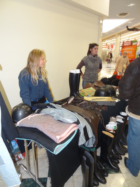 Un vide-écurie a eu lieu dans la galerie d'Auchan...