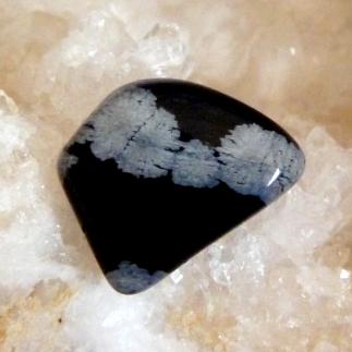 Obsidienne flocon de neige - Ode aux minéraux de la vie - Lithothérapie ...